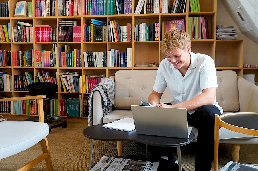 Elev får online hjælp til dansk