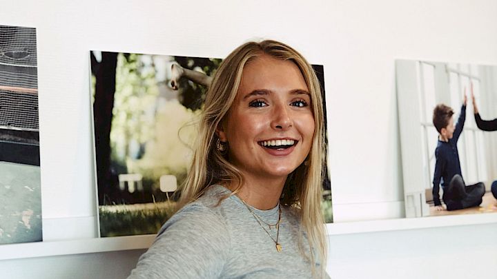 Mød mentor Julie, der hjælper med lektiehjælp