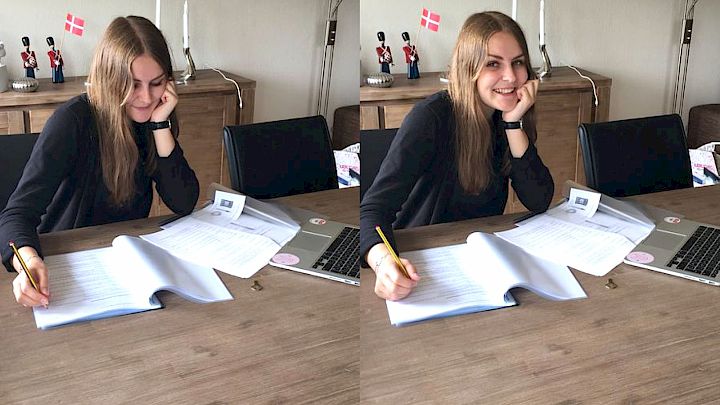 Elev sidder og får lektiehjælp