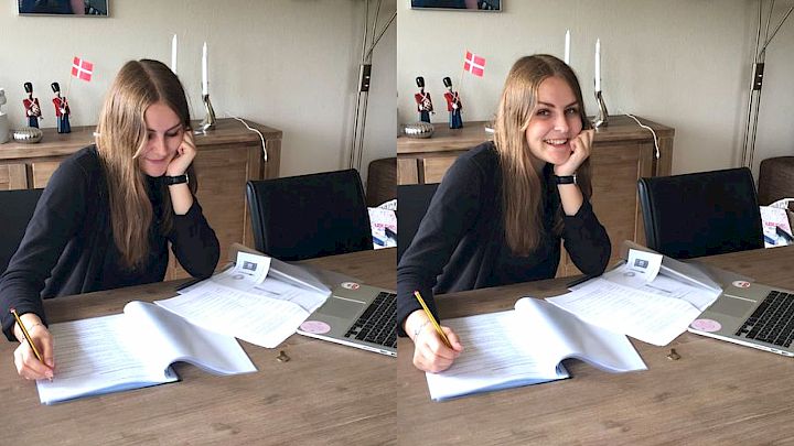 Elev sidder og får lektiehjælp