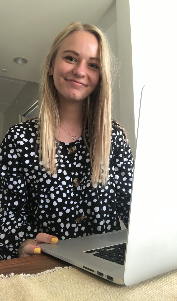 Sarah er mentor for Lærke Sarah er mentor for Lærke